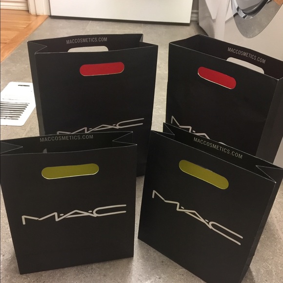 MAC Cosmetics | Accessories | Mac Gift 